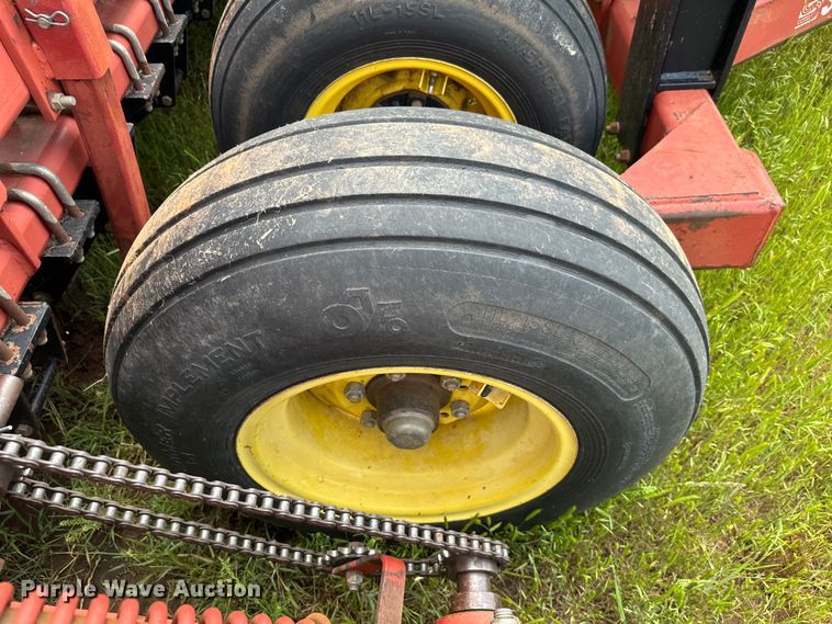 image for item EJ0652 Sunflower 9411 grain drill