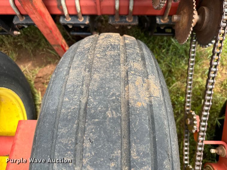 image for item EJ0652 Sunflower 9411 grain drill