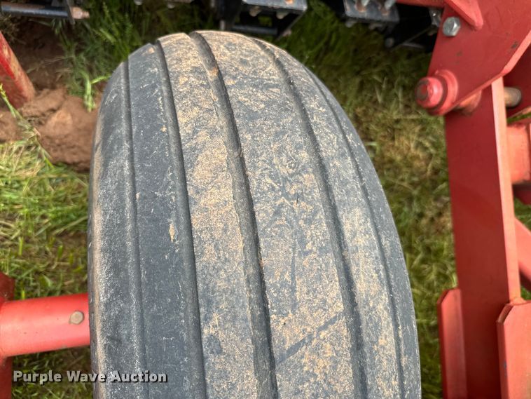 image for item EJ0652 Sunflower 9411 grain drill