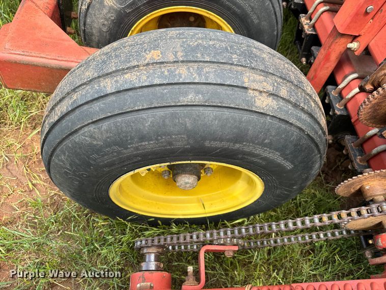 image for item EJ0652 Sunflower 9411 grain drill