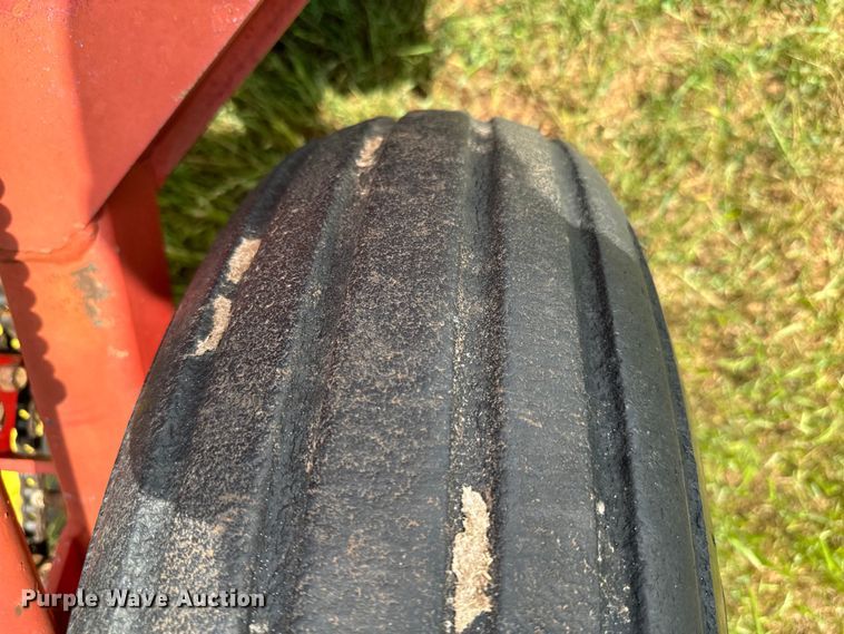 image for item EJ0652 Sunflower 9411 grain drill