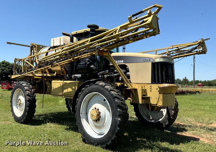 image for item EJ0660 2004 RoGator  1264 sprayer