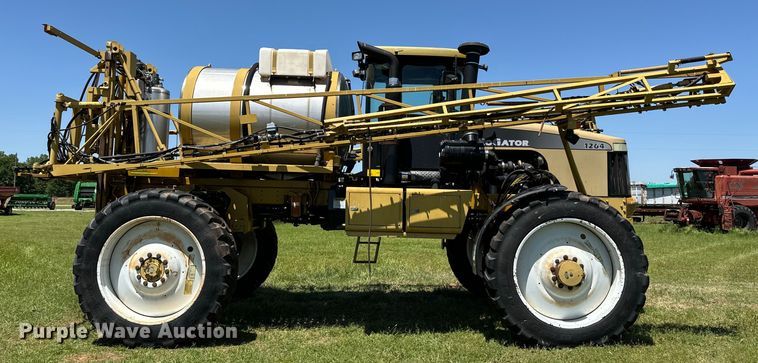 image for item EJ0660 2004 RoGator  1264 sprayer