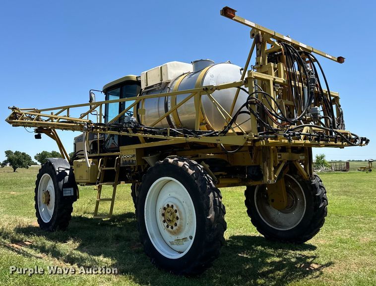 image for item EJ0660 2004 RoGator  1264 sprayer