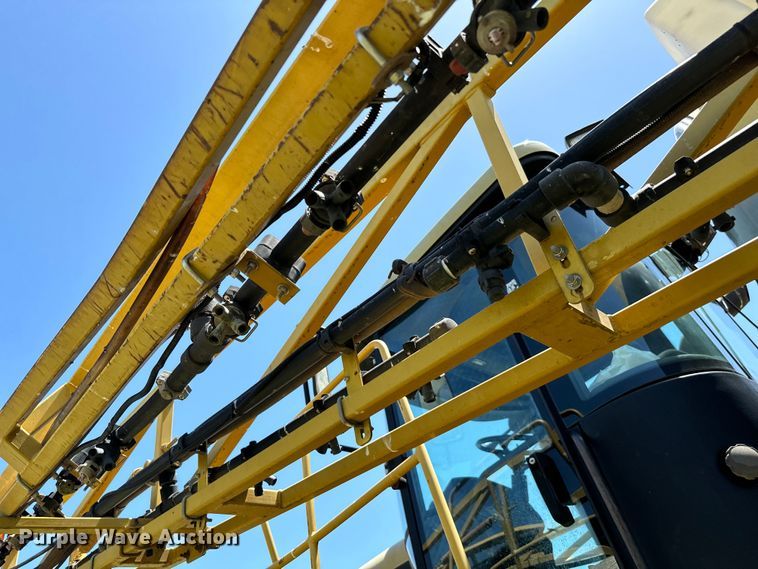 image for item EJ0660 2004 RoGator  1264 sprayer