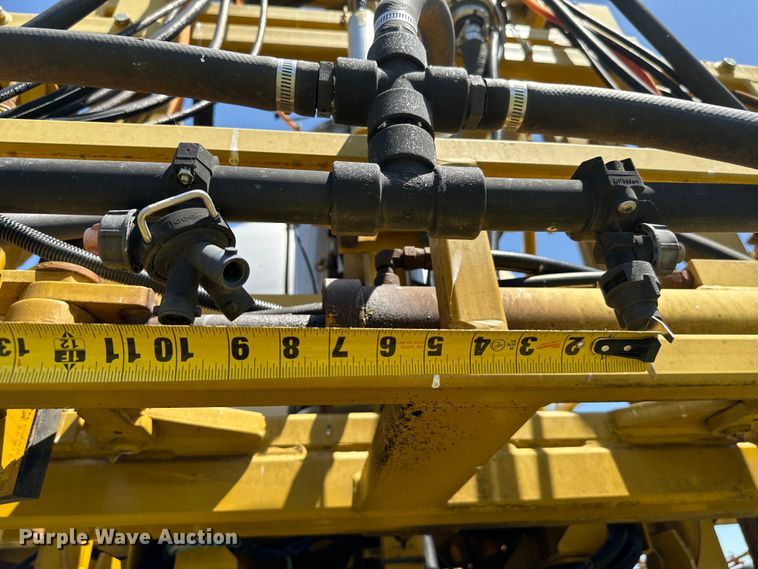 image for item EJ0660 2004 RoGator  1264 sprayer