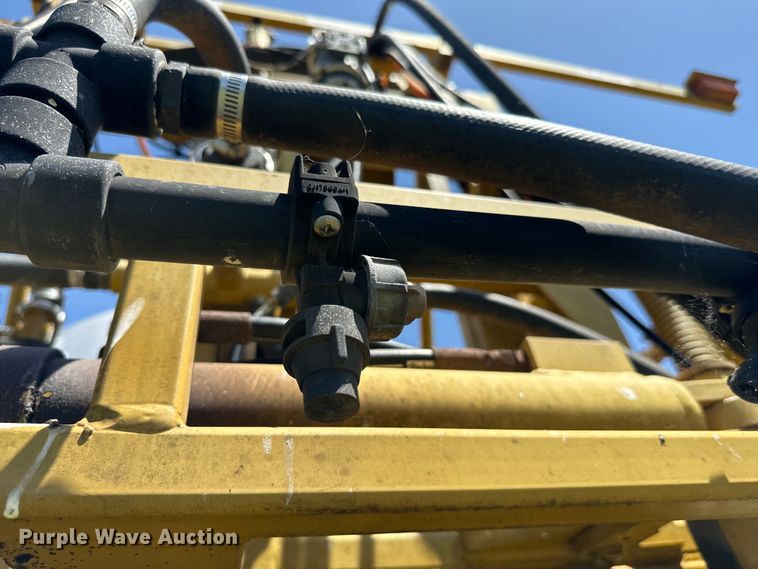 image for item EJ0660 2004 RoGator  1264 sprayer