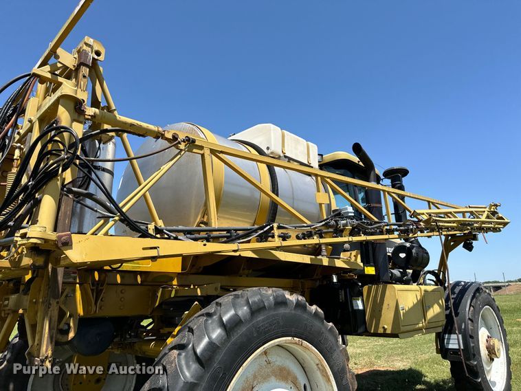 image for item EJ0660 2004 RoGator  1264 sprayer