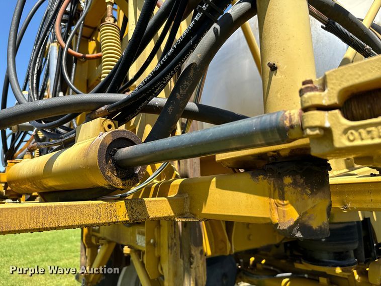 image for item EJ0660 2004 RoGator  1264 sprayer