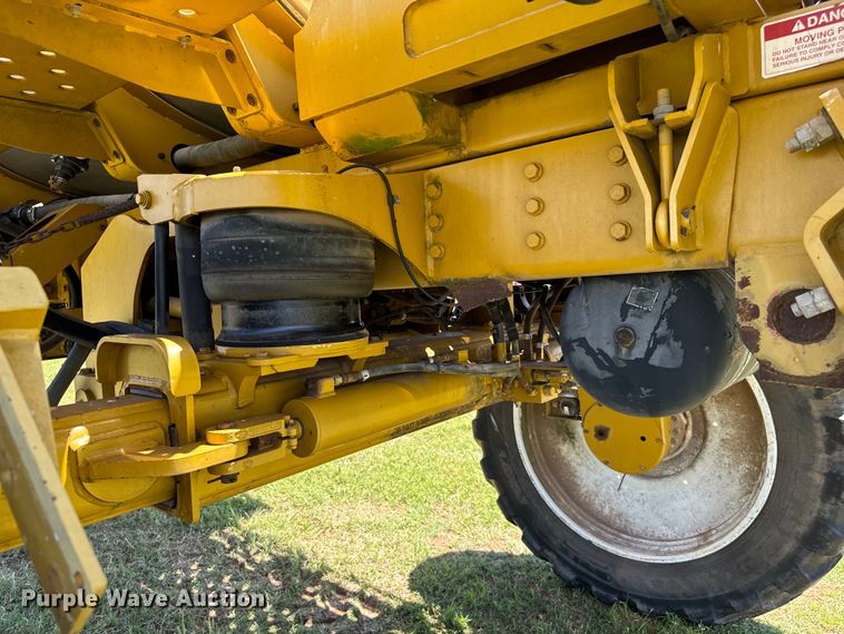 image for item EJ0660 2004 RoGator  1264 sprayer
