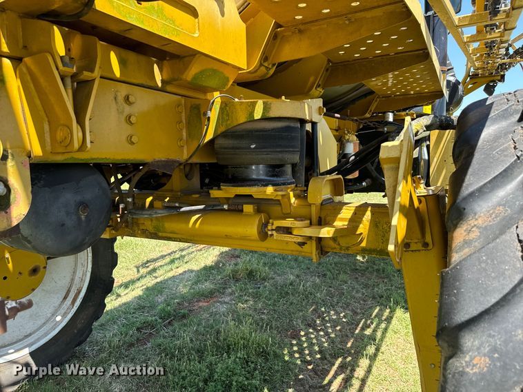 image for item EJ0660 2004 RoGator  1264 sprayer