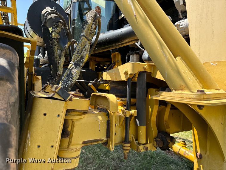 image for item EJ0660 2004 RoGator  1264 sprayer