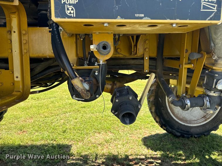 image for item EJ0660 2004 RoGator  1264 sprayer