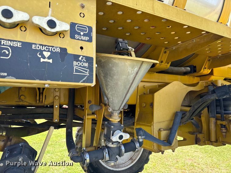 image for item EJ0660 2004 RoGator  1264 sprayer