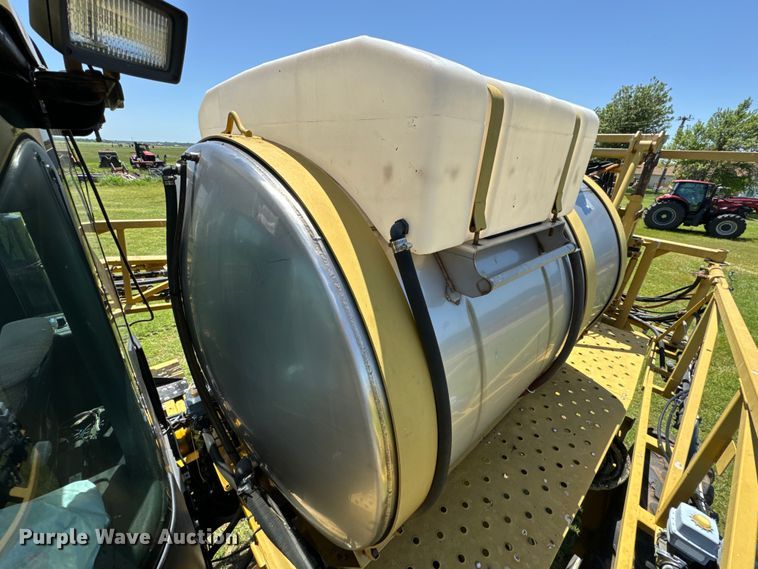 image for item EJ0660 2004 RoGator  1264 sprayer