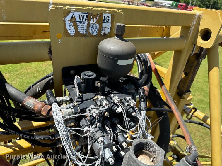 image for item EJ0660 2004 RoGator  1264 sprayer