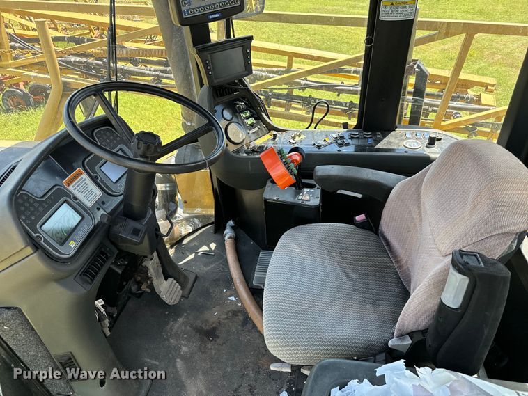 image for item EJ0660 2004 RoGator  1264 sprayer