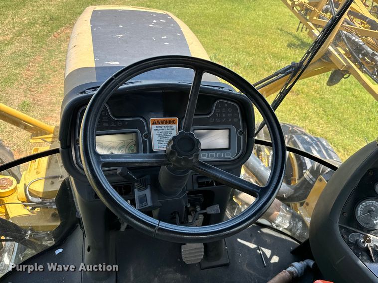 image for item EJ0660 2004 RoGator  1264 sprayer