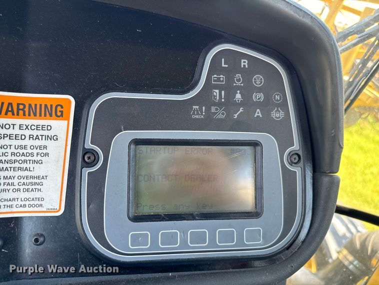 image for item EJ0660 2004 RoGator  1264 sprayer