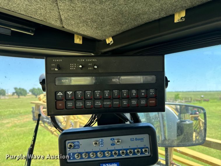 image for item EJ0660 2004 RoGator  1264 sprayer