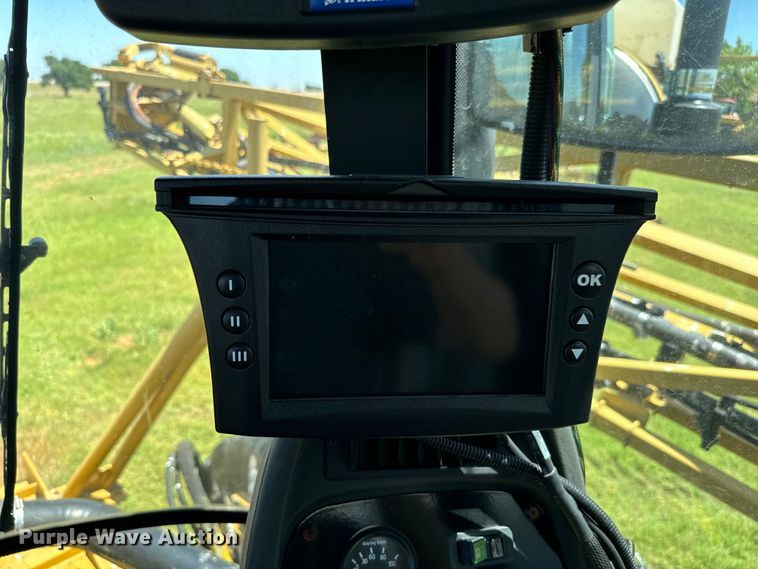 image for item EJ0660 2004 RoGator  1264 sprayer