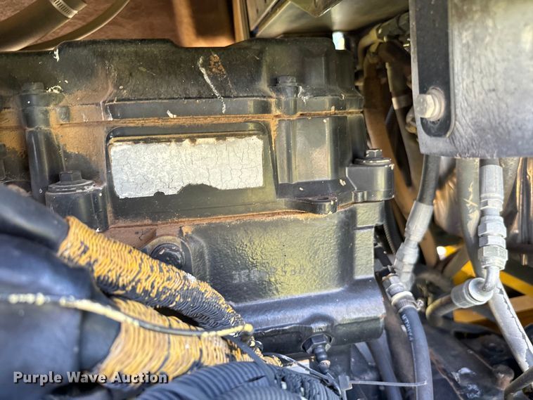 image for item EJ0660 2004 RoGator  1264 sprayer