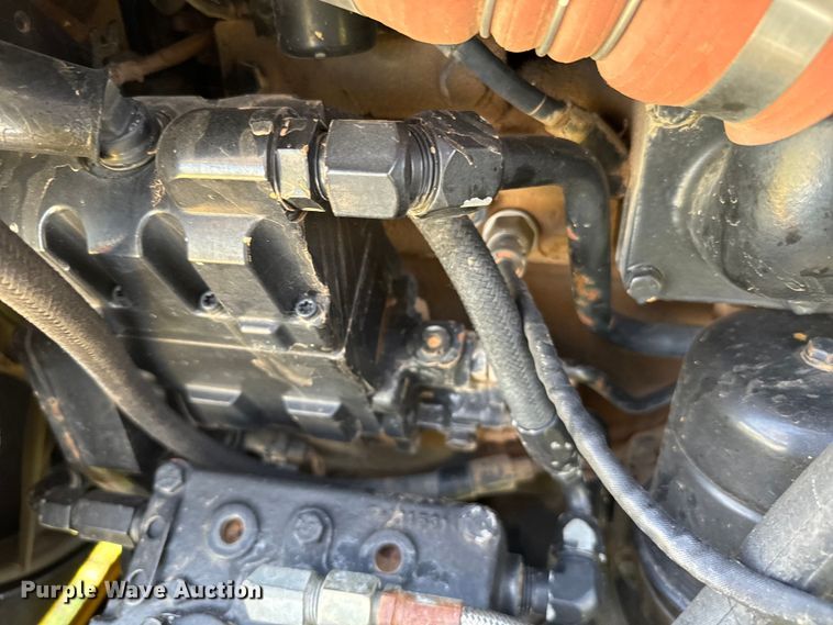 image for item EJ0660 2004 RoGator  1264 sprayer