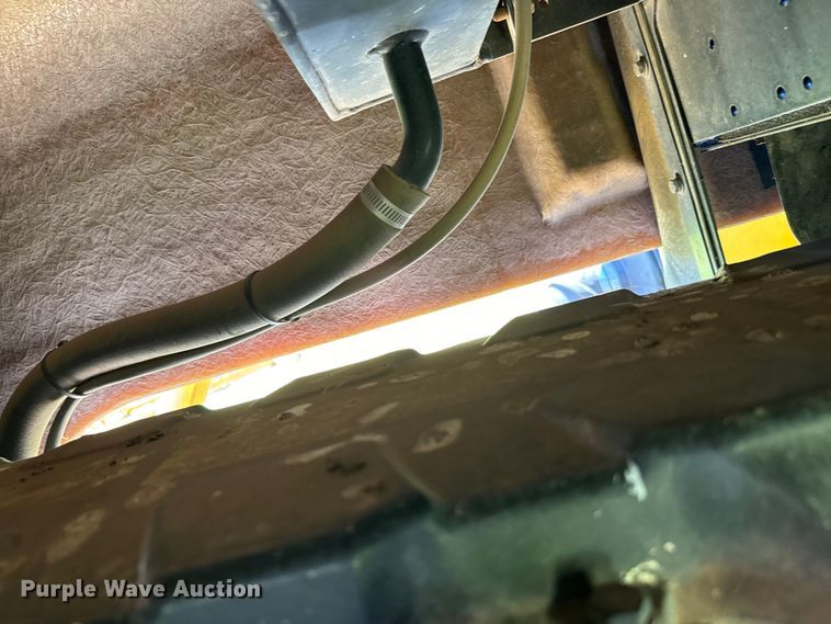 image for item EJ0660 2004 RoGator  1264 sprayer