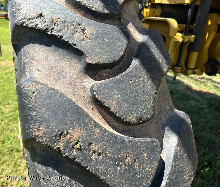 image for item EJ0660 2004 RoGator  1264 sprayer