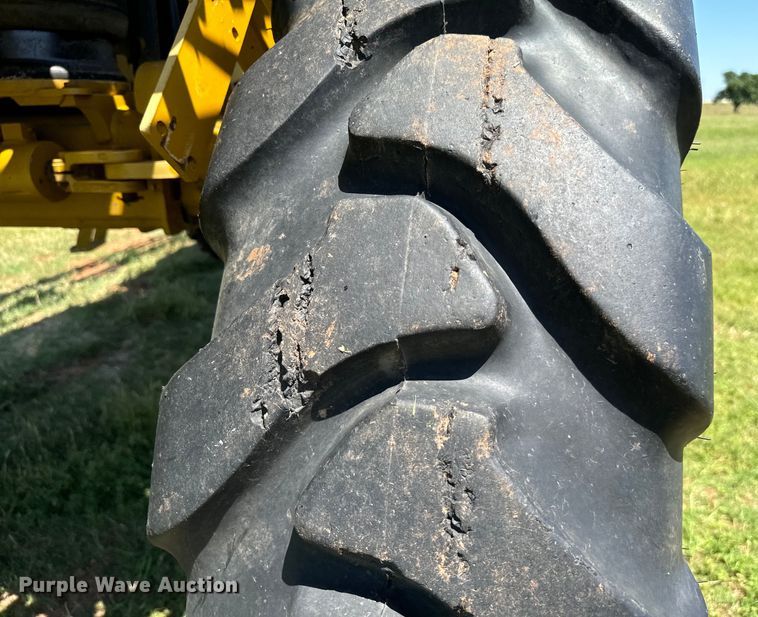 image for item EJ0660 2004 RoGator  1264 sprayer