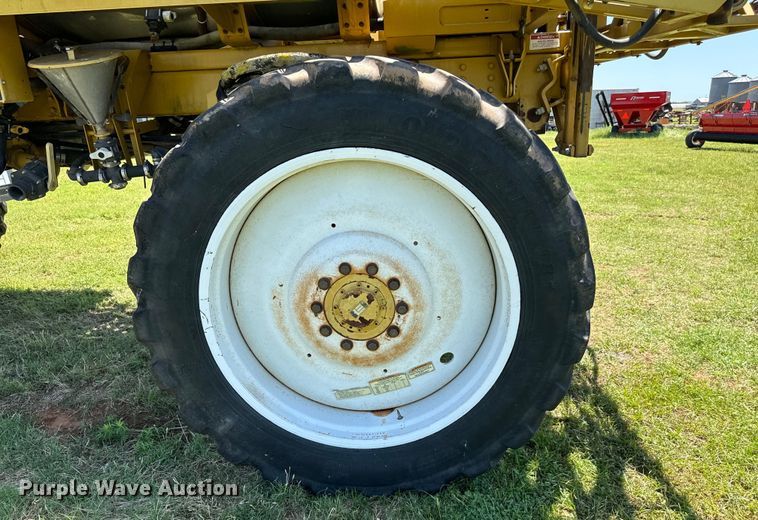 image for item EJ0660 2004 RoGator  1264 sprayer