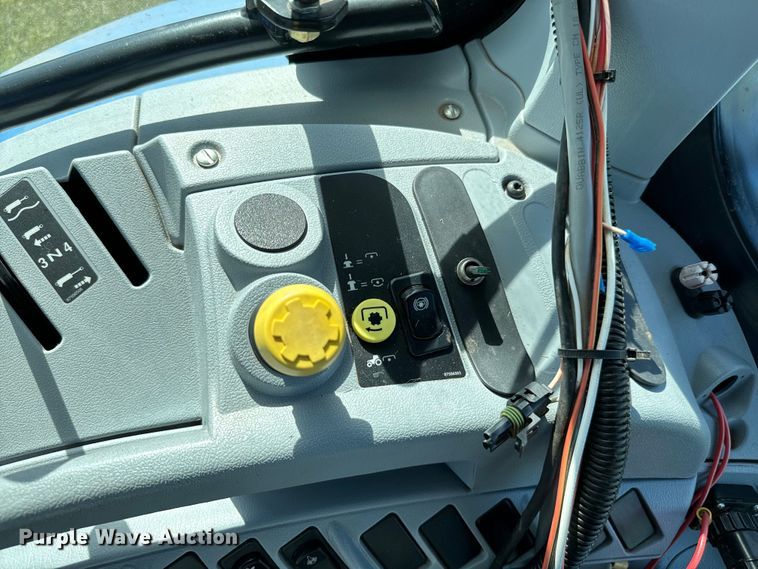 image for item EJ0662 2013 New Holland T6050ZC MFWD tractor