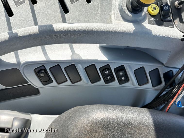 image for item EJ0662 2013 New Holland T6050ZC MFWD tractor