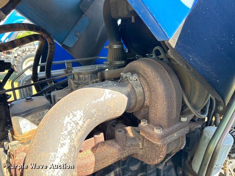 image for item EJ0662 2013 New Holland T6050ZC MFWD tractor