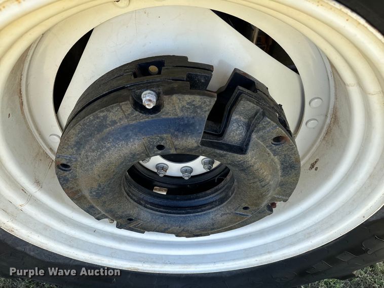 image for item EJ0662 2013 New Holland T6050ZC MFWD tractor