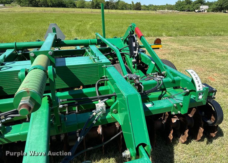 image for item EJ0664 2018 Great Plains 1200 Turbo-Max vertical tillage