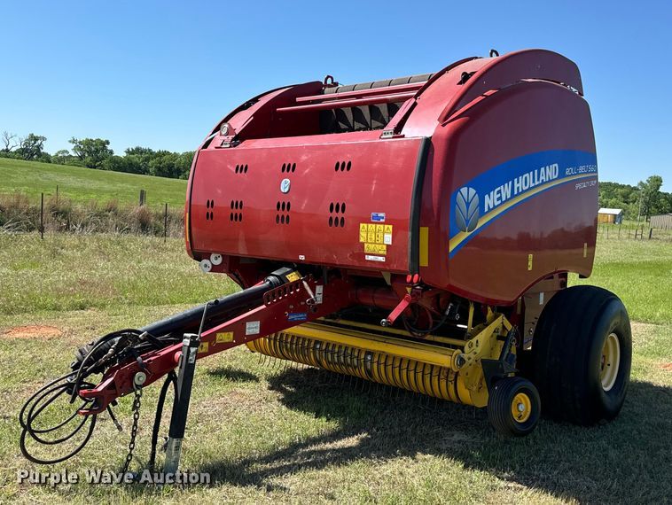 image for item EJ0665 2014 New Holland Roll-Belt 560 Specialty Crop round baler