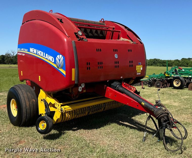 image for item EJ0665 2014 New Holland Roll-Belt 560 Specialty Crop round baler