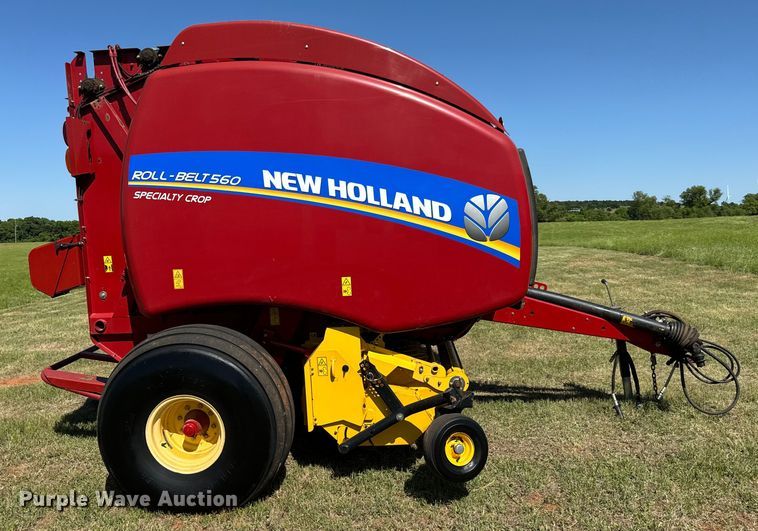 image for item EJ0665 2014 New Holland Roll-Belt 560 Specialty Crop round baler
