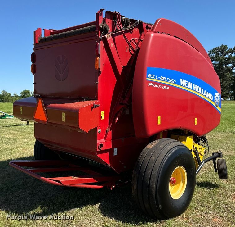 image for item EJ0665 2014 New Holland Roll-Belt 560 Specialty Crop round baler