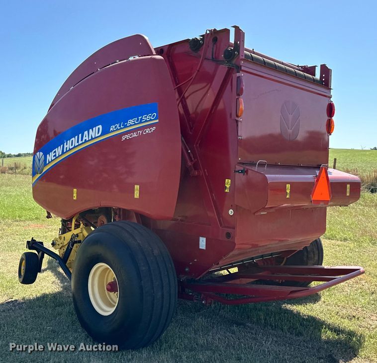 image for item EJ0665 2014 New Holland Roll-Belt 560 Specialty Crop round baler