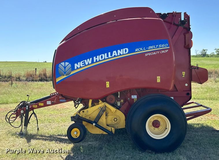 image for item EJ0665 2014 New Holland Roll-Belt 560 Specialty Crop round baler