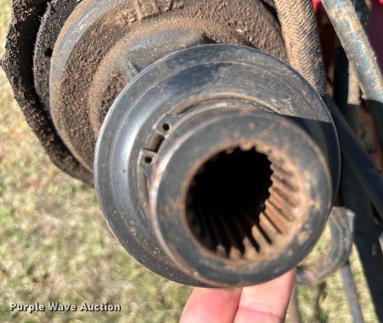 image for item EJ0665 2014 New Holland Roll-Belt 560 Specialty Crop round baler