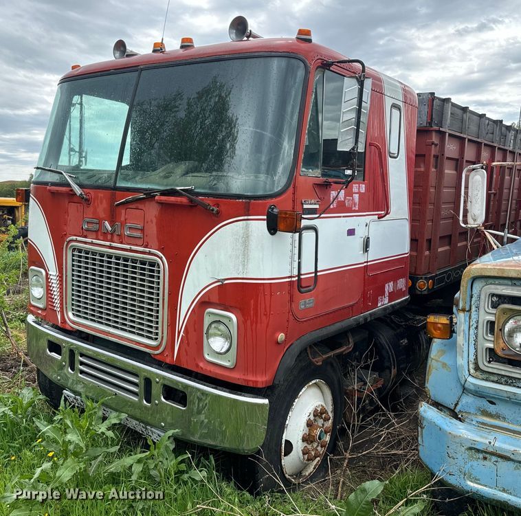 image for item EJ2716 1979 GMC grain truck