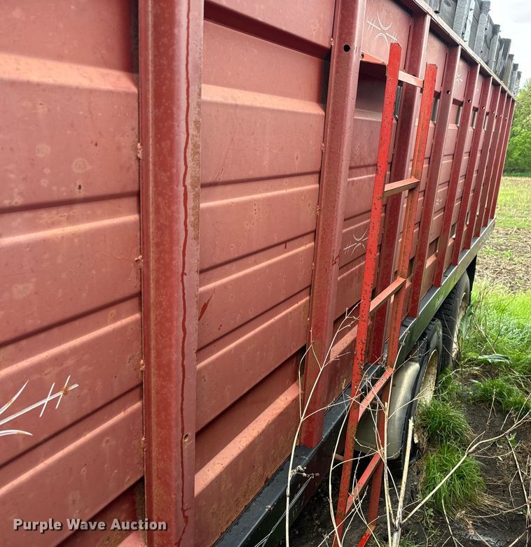 image for item EJ2716 1979 GMC grain truck