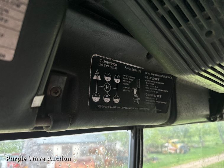 image for item EJ2716 1979 GMC grain truck