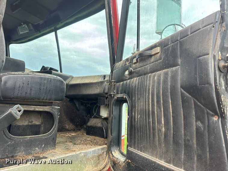 image for item EJ2716 1979 GMC grain truck