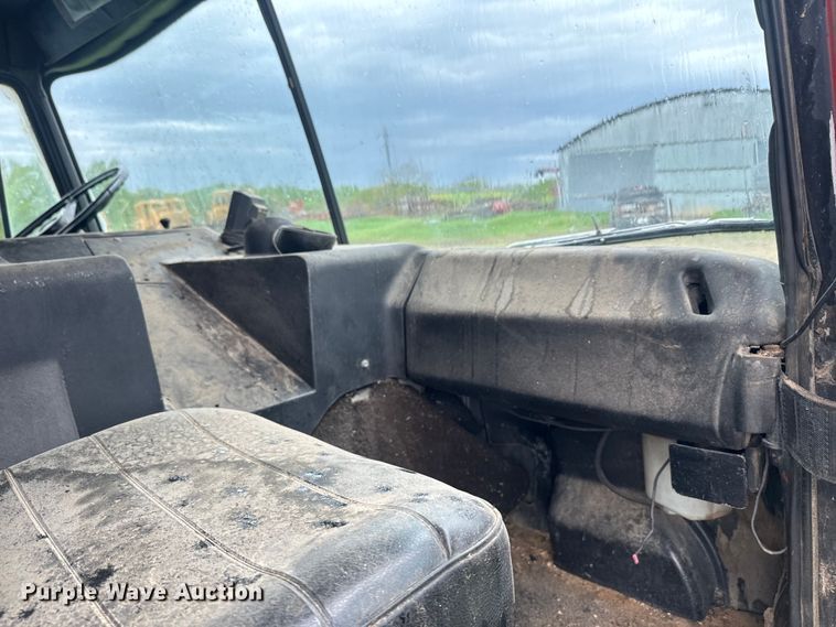 image for item EJ2716 1979 GMC grain truck