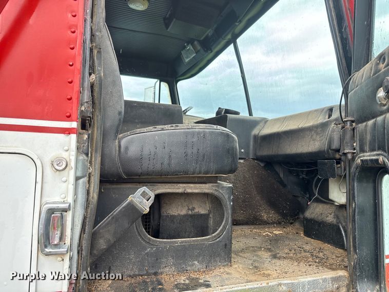 image for item EJ2716 1979 GMC grain truck