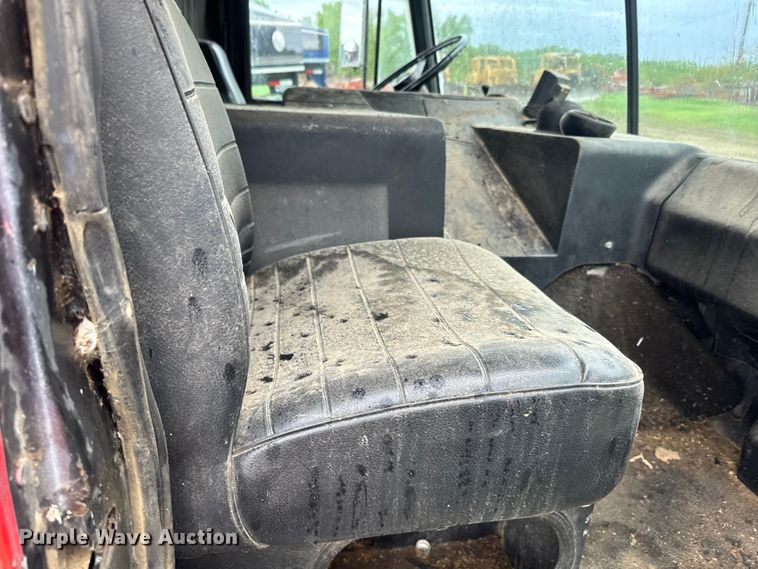 image for item EJ2716 1979 GMC grain truck